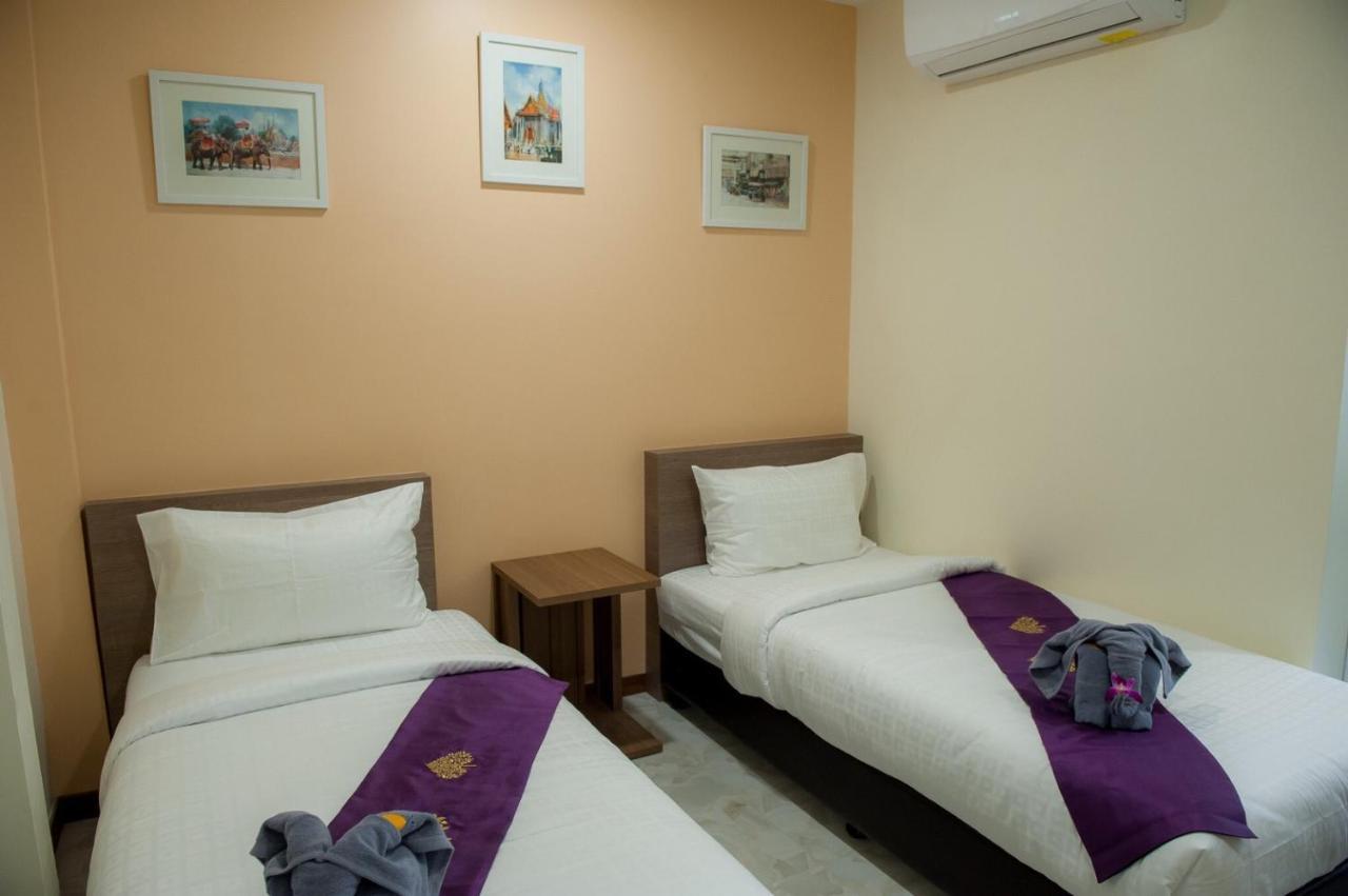 เดอะ มูนไนท์ โฮเต็ล Hostel กรุงเทพมหานคร ภายนอก รูปภาพ